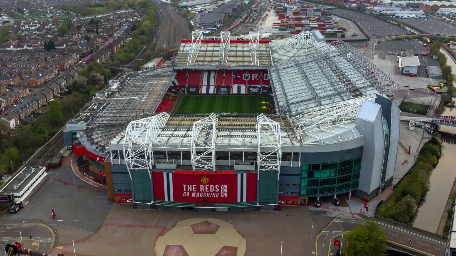 Top 10 Insanely biggest stadiums in England now: Old Trafford, Manchester United